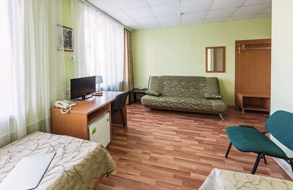 Bolshoy Ural Hotel Ekaterinburg Ngoại thất bức ảnh